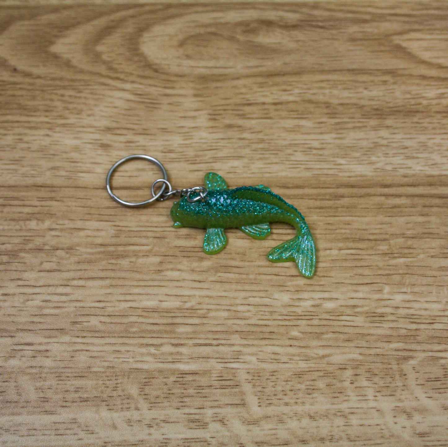 Porte clés poisson vert paillettes