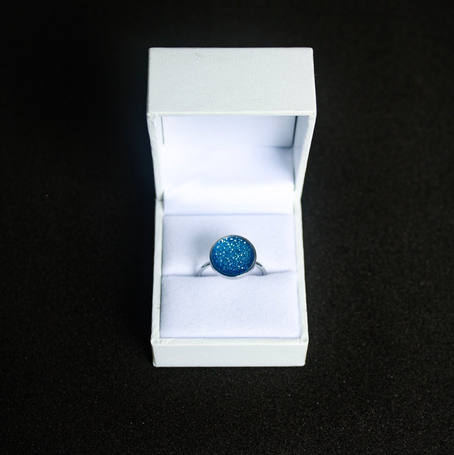 Bague bleue avec paillettes