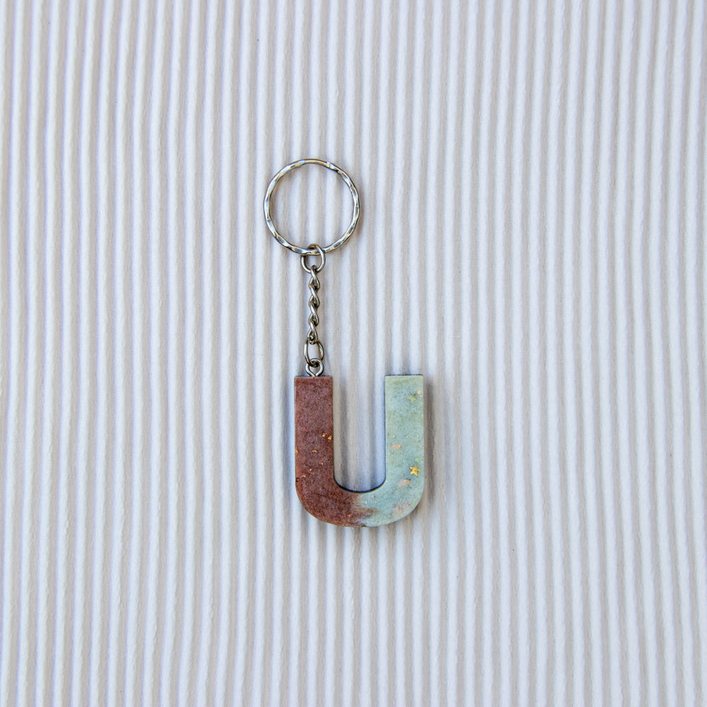 Porte-clés lettre U marron crème noir