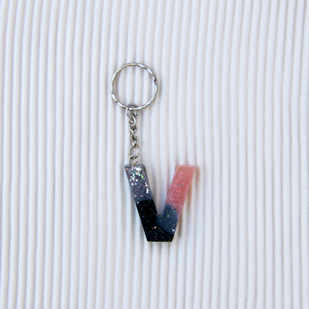 Porte-clés lettre V rose noir paillettes