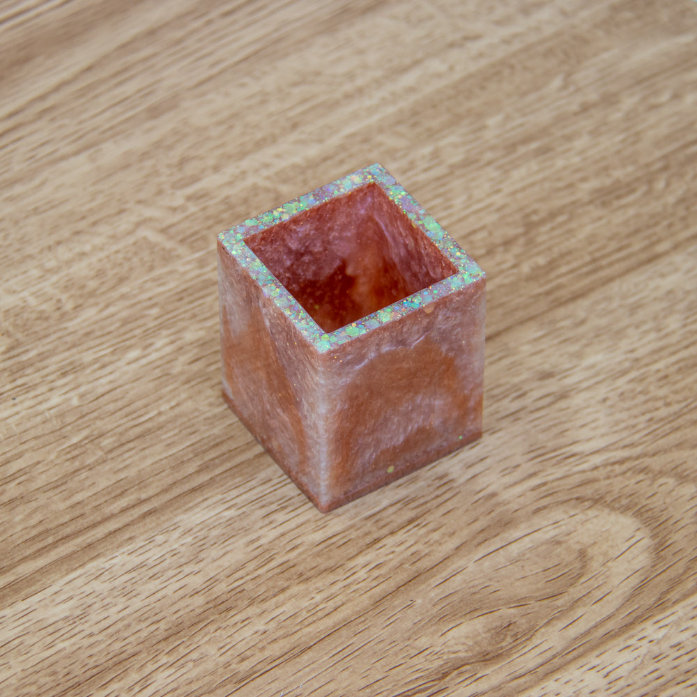 Pot à crayons marron clair et paillettes