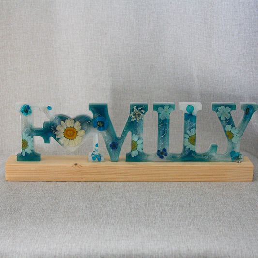 Veilleuse FAMILY fond blanc et bleu avec fleurs séchées