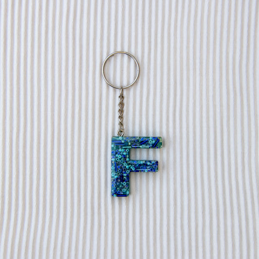 Porte-clés lettre F bleu perles