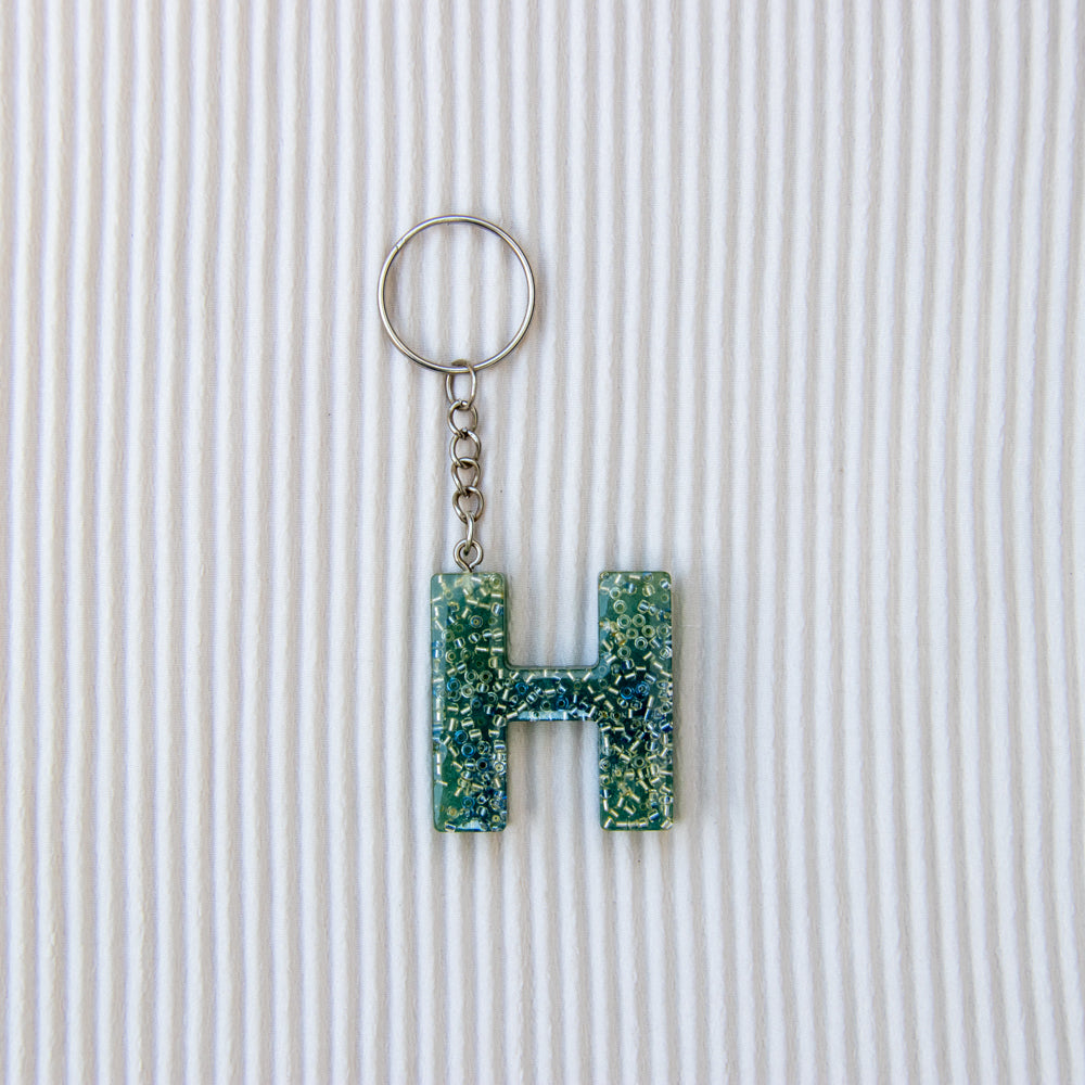 Porte-clés lettre H bleu perles
